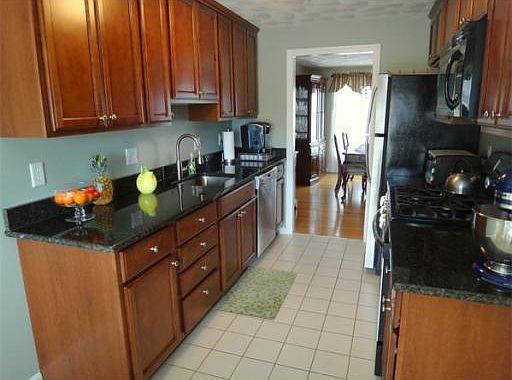 2nd image of 142 Brickett Hill Cir