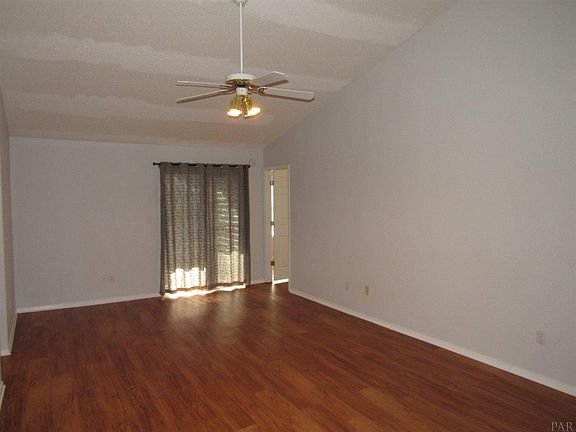 3rd image of 150 Mirabelle Cir