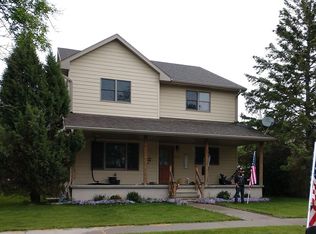 312 3rd St SW, De Smet, SD 57231