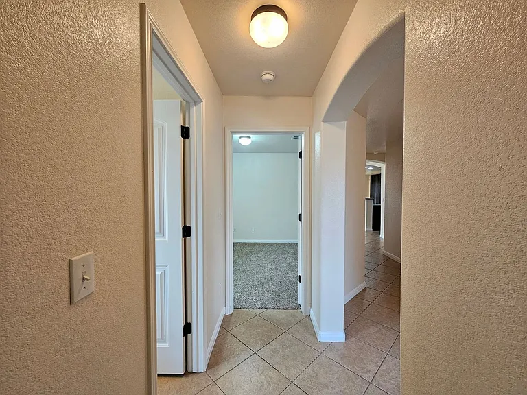 304 W Libra Dr — Photo 14