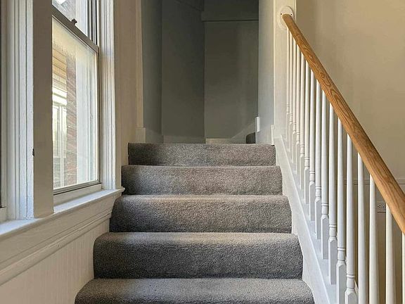 5th image of 2507 W Oak St