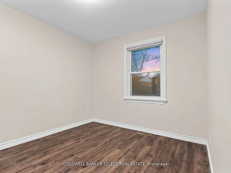 49 Ewing St — Photo 24