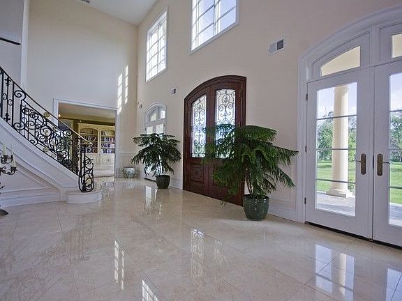 2nd image of 11 Lebers Ln