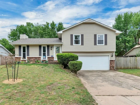 8919 W Jamesburg St, Wichita, KS 67212