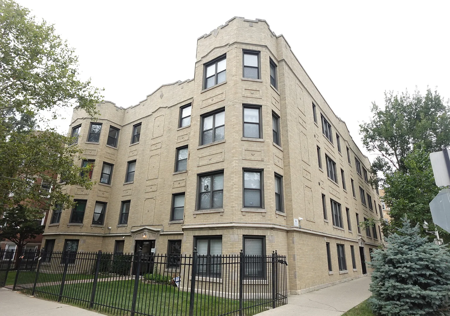 2 bed, 1200 sqft, $1,795 — Photo 1
