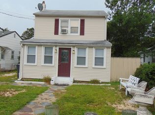13 River Dr, Toms River, NJ 08753