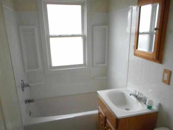 5th image of 539 S 52nd St