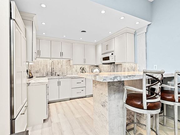 4th image of 30 Cumberland Ave APT W1