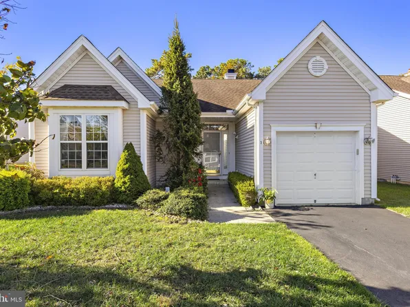 3 Lakeland Dr, Barnegat, NJ 08005