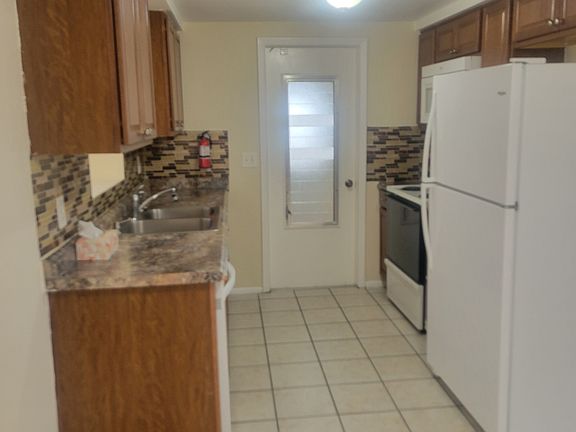 4th image of 3039 Finch Dr