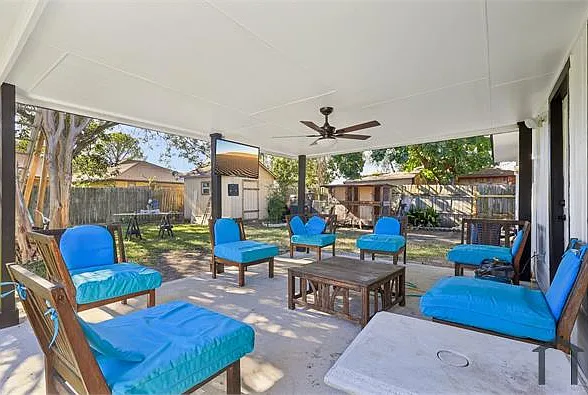15815 Crystal Grove Dr — Photo 8
