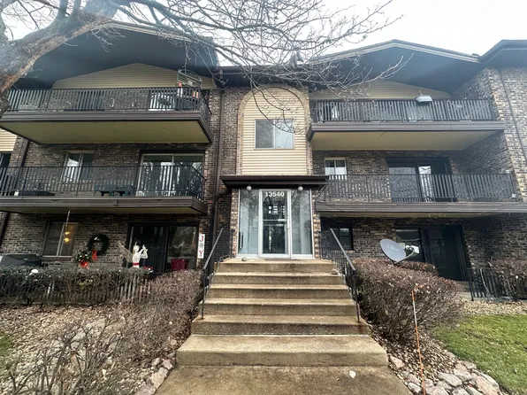 13540 Lawler Ave APT 79, Crestwood, IL 60418