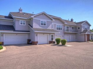 3452 Autumn Woods Dr, Chaska, MN 55318
