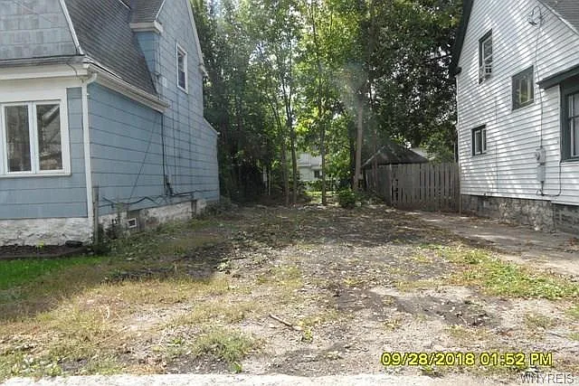 93 Mayer Ave photo 1