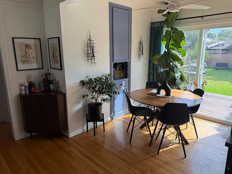 748 N Doan Dr — Photo 28