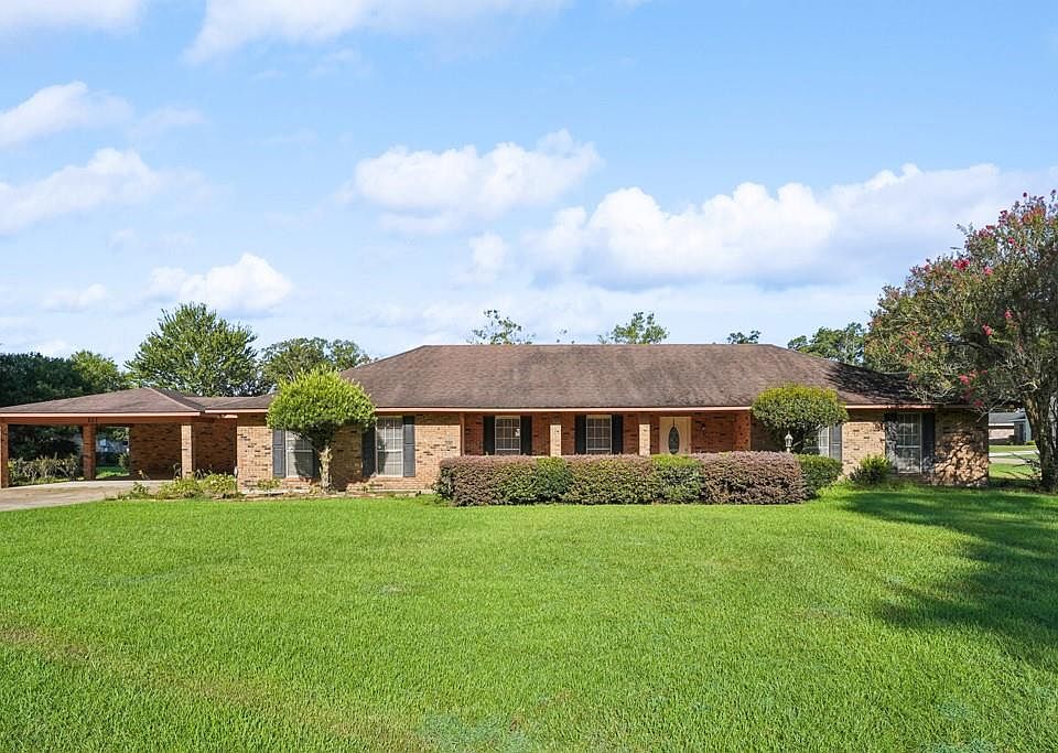 1st image of 807 Courtney Dr