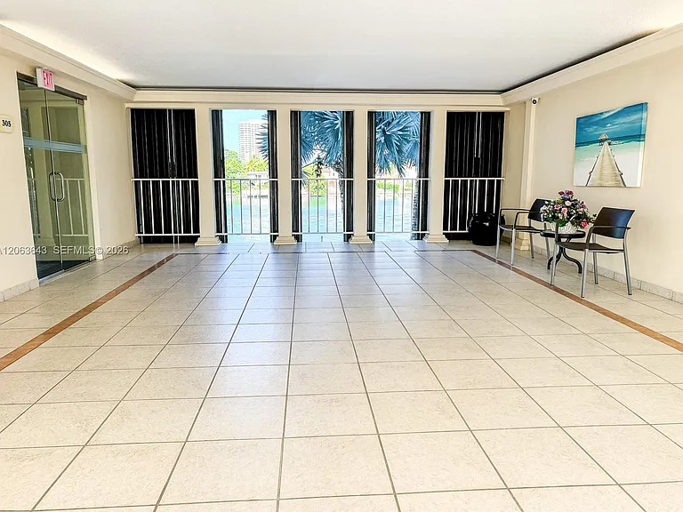 10101 E Bay Harbor Dr #404 — Photo 23