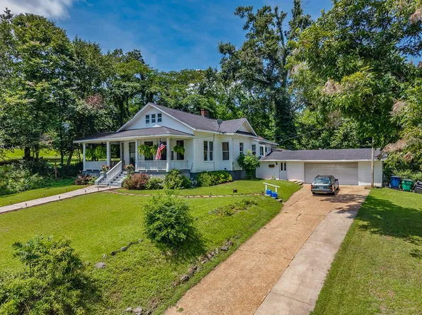 105 Pate St, Water Valley, MS 38965