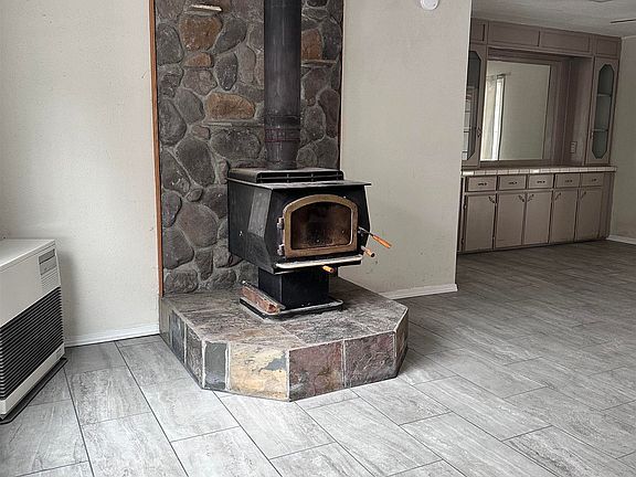 4th image of 714-825 Vista Ln