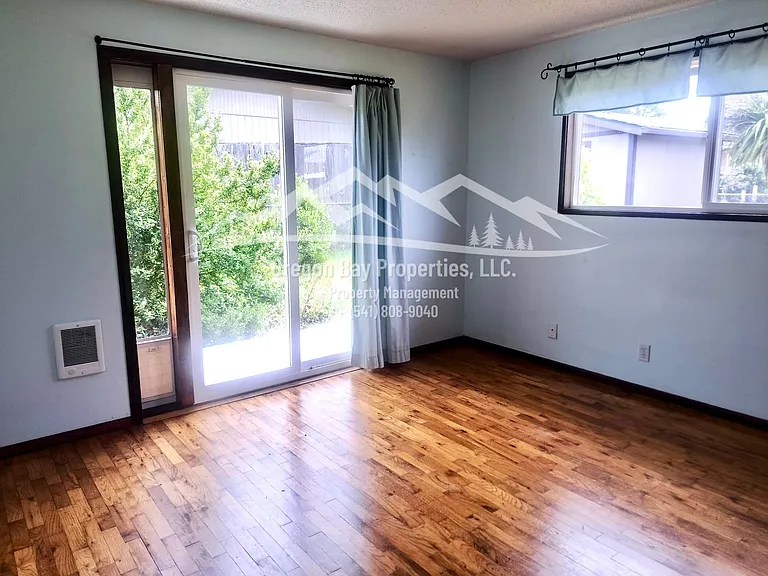 1025 Garfield Ave — Photo 14