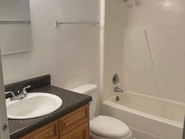 Willow Way Apartments — Photo 25