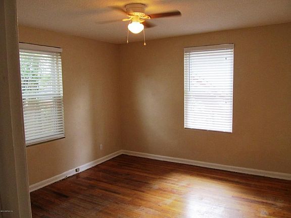 2nd image of 2142 College St APT 1