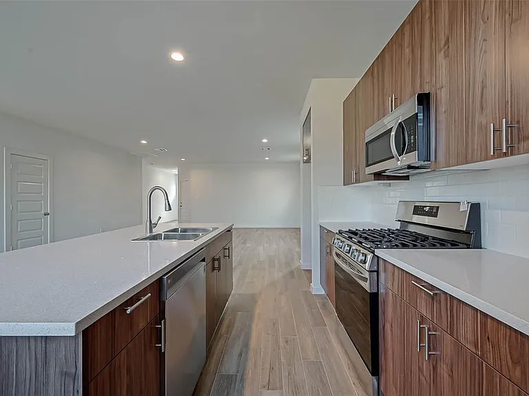 3510 Contempo Dr — Photo 12
