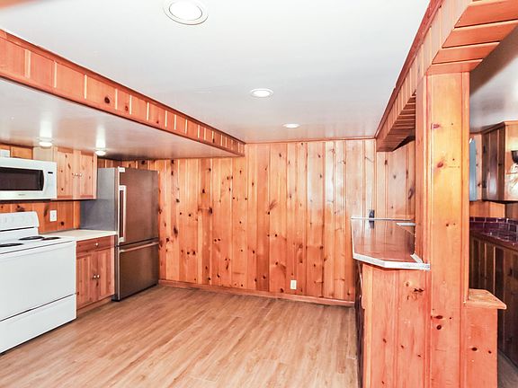 3rd image of 1434 S 116th St #B