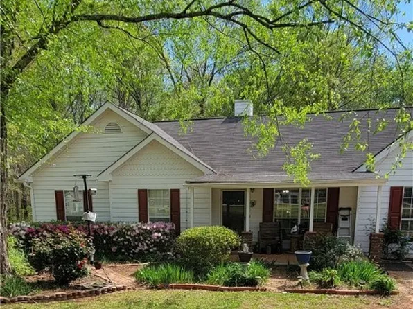 3764 Lochview Drive, Loganville, GA 30052