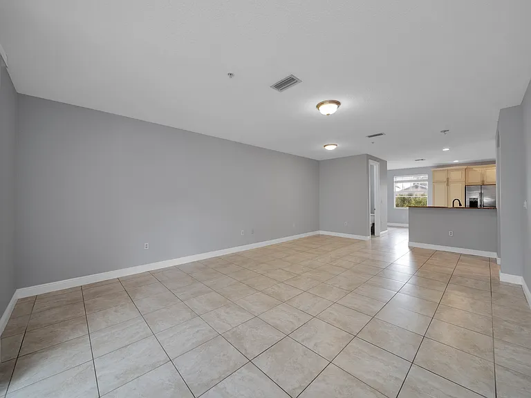 219 N L St #108 — Photo 16