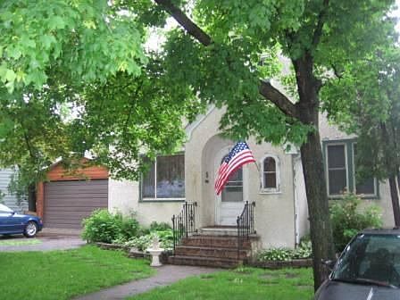 2nd image of 709 1st St NE