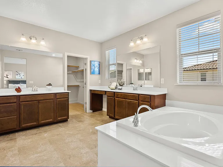 734 Carver Pl — Photo 11