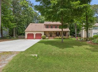 102 Edgewood Ct, Yorktown, VA 23692