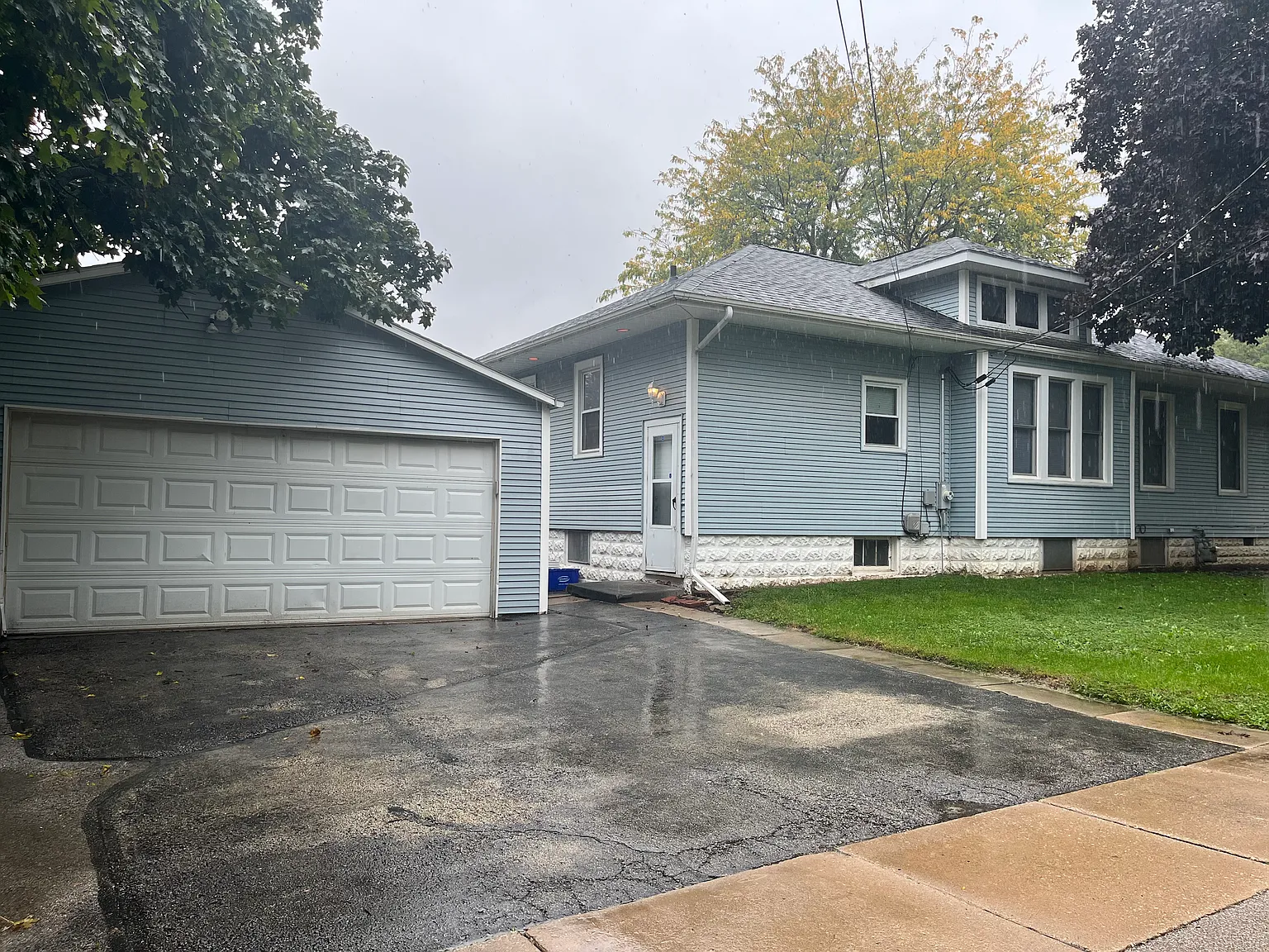 2 bed, 1.5 bath, 1315 sqft, $1,950 — Photo 2