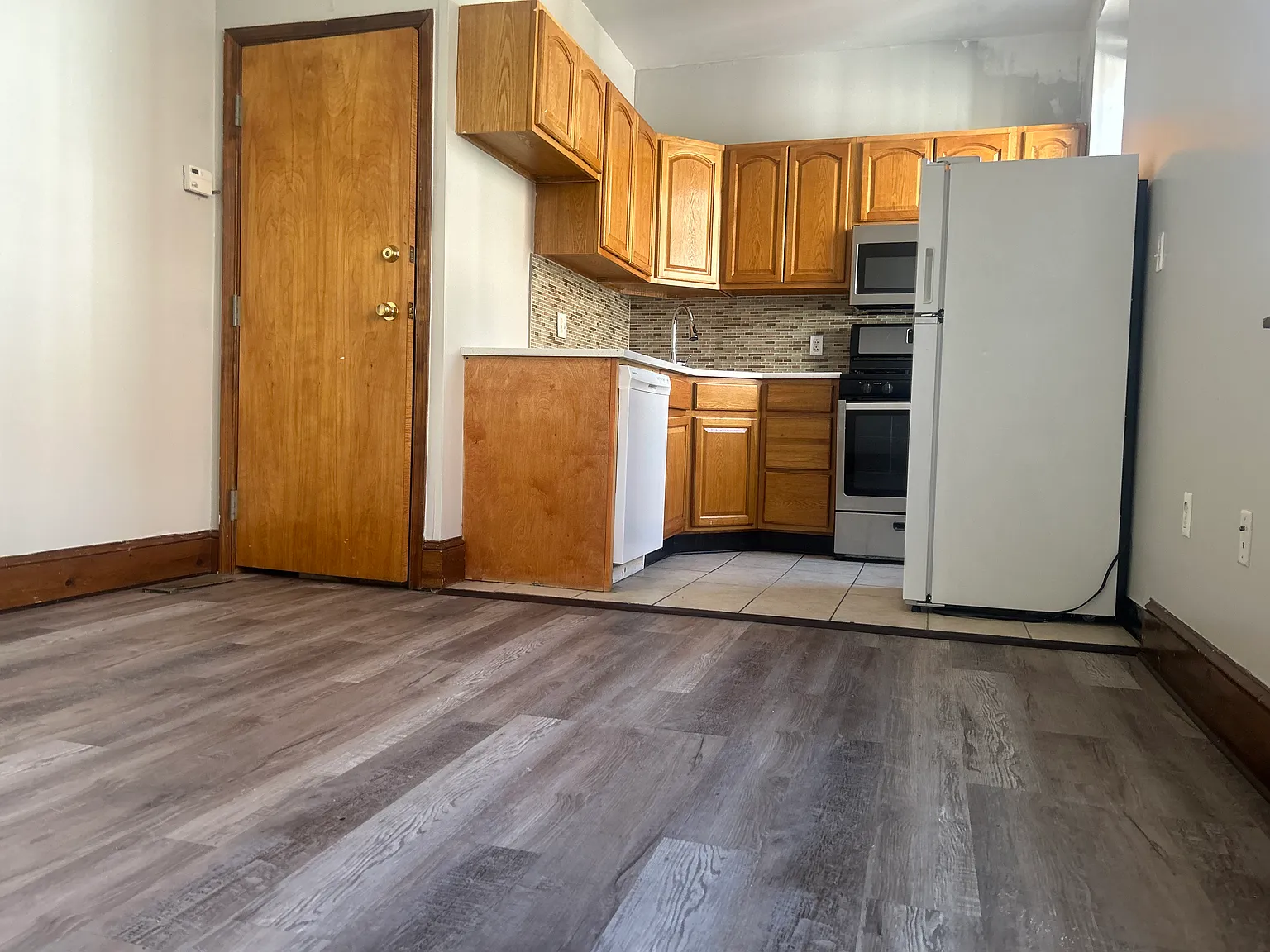1 bed, $900 — Photo 1