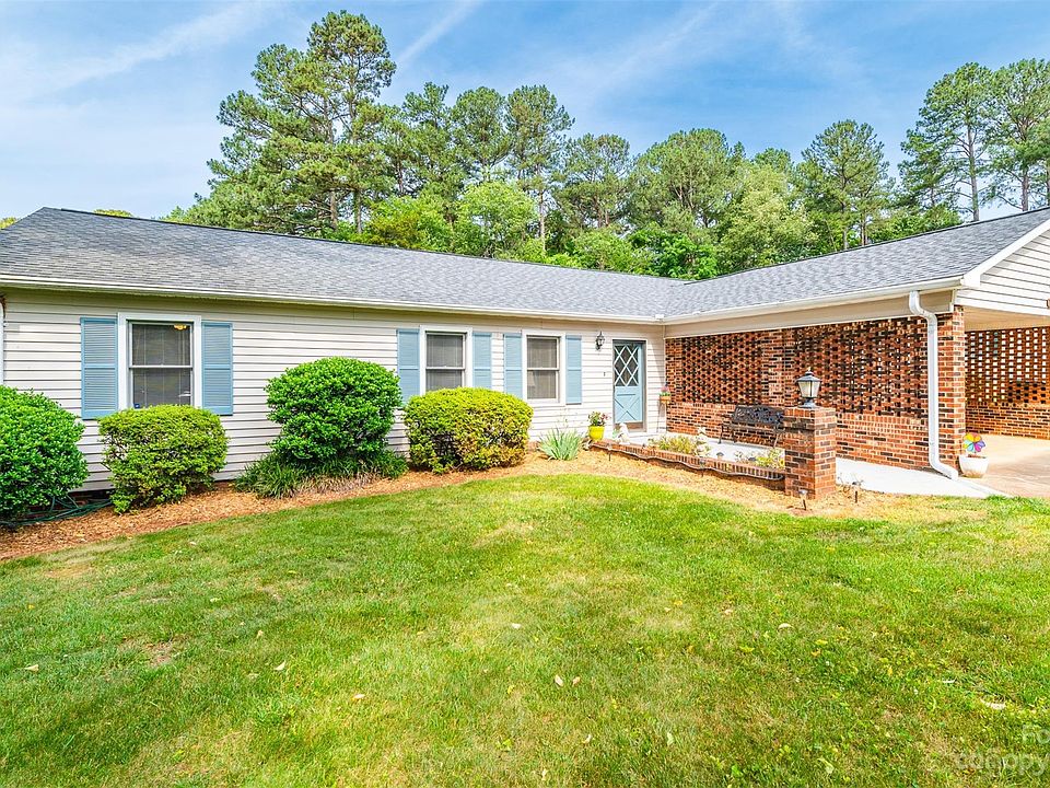 1st image of 1505 Cameron Dr