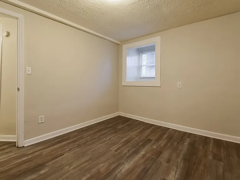 842 Bonneville Ter NW — Photo 13