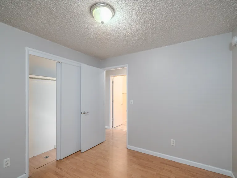 9207 SW 26th Ave — Photo 14