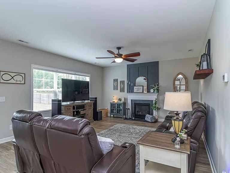 300 Stonebridge Dr — Photo 9