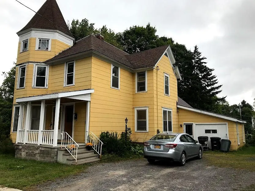 2 bed, 1090 sqft, $1,000 — Photo 1