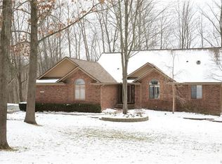 5218 Forest Valley Dr, Clarkston, MI