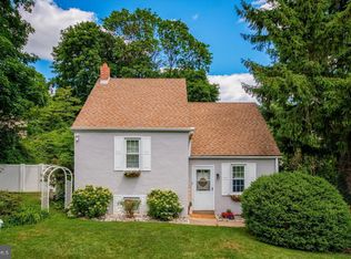 852 E Cathedral Rd, Philadelphia, PA 19128