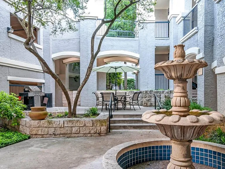 Meridian Luxury Apartment Homes — Photo 15