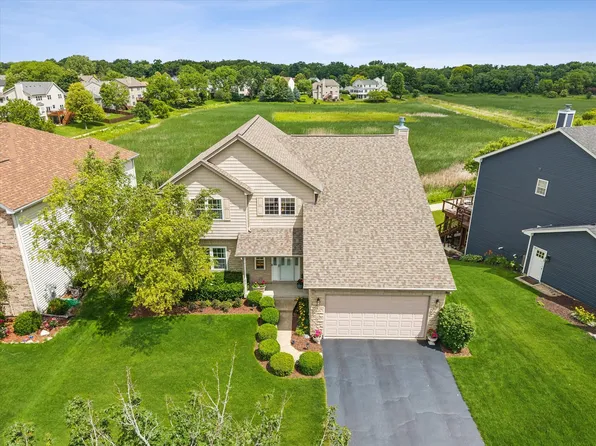 234 Midlane Dr, Crystal Lake, IL 60012