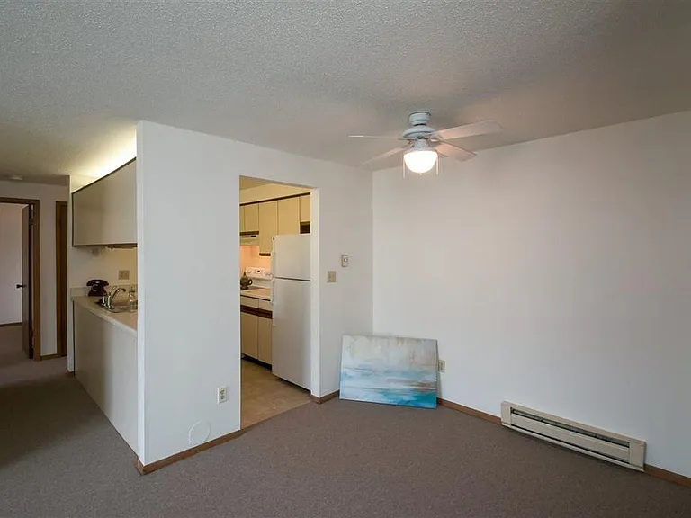812 Benton Dr #11 — Photo 2