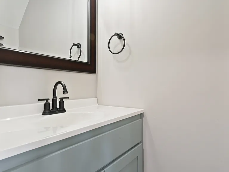 945 Captains Ct — Photo 15