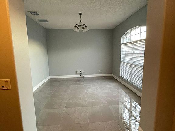 Formal dinning room 2