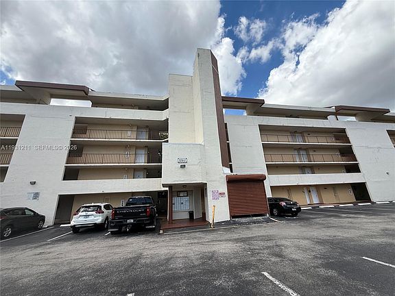 3rd image of 8860 Fontainebleau Blvd APT 305