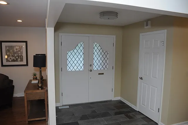 1594 Whitman Ln photo 1