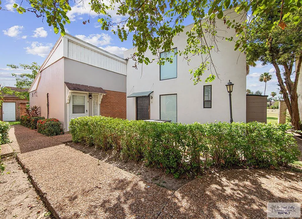 1 bed, 1.0 bath, 500 sqft, $950 — Photo 2